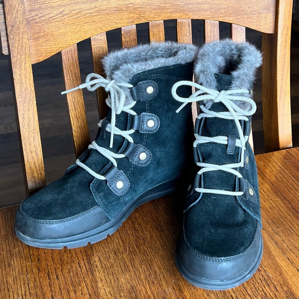 Women’s Sorel Explorer Joan Waterproof Black Boot, Sz 9